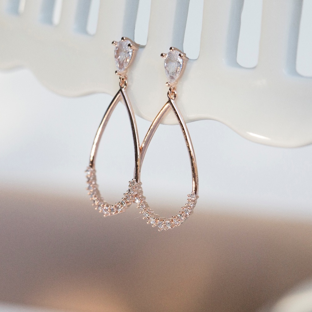Rose gold teardrop cubic zirconia earrings - Picture 2 of 5